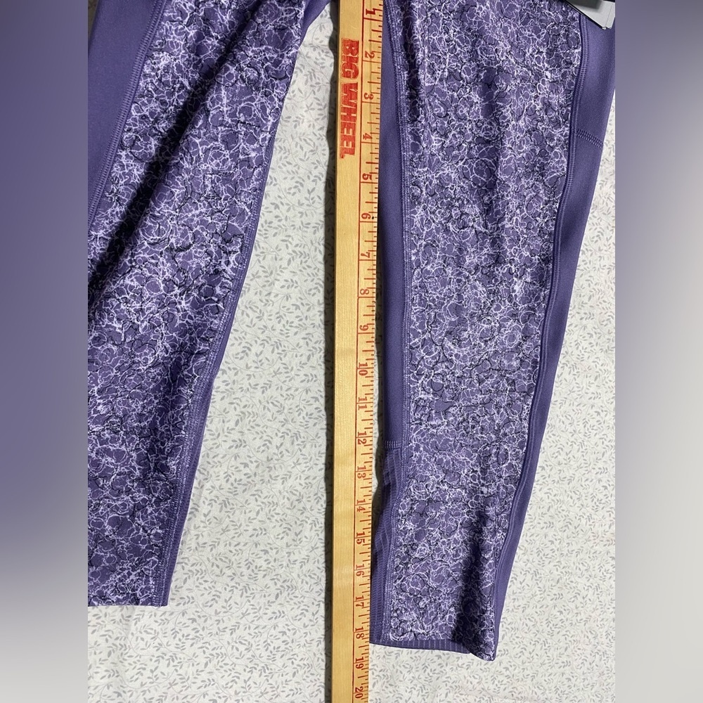 NWT Under Armour Heat Gear Compression Capri Leggings Lavender Small - Picture 7 of 10
